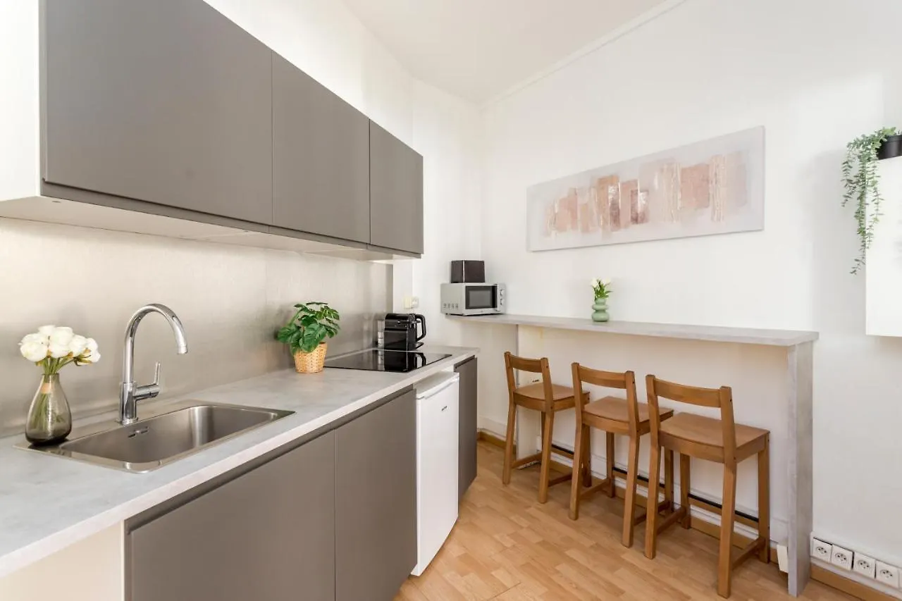 Cozy Apartment - Champs Elysees - Mollien Paris France