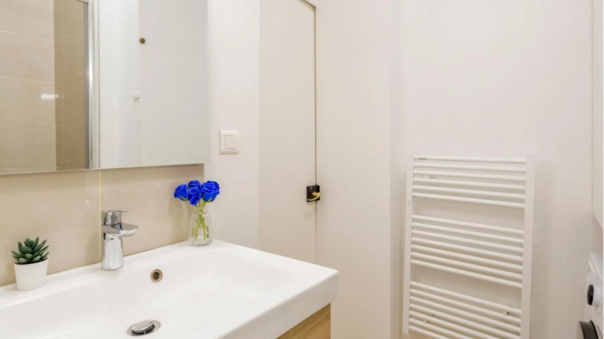 Cozy Apartment - Champs Elysees - Mollien Paris France