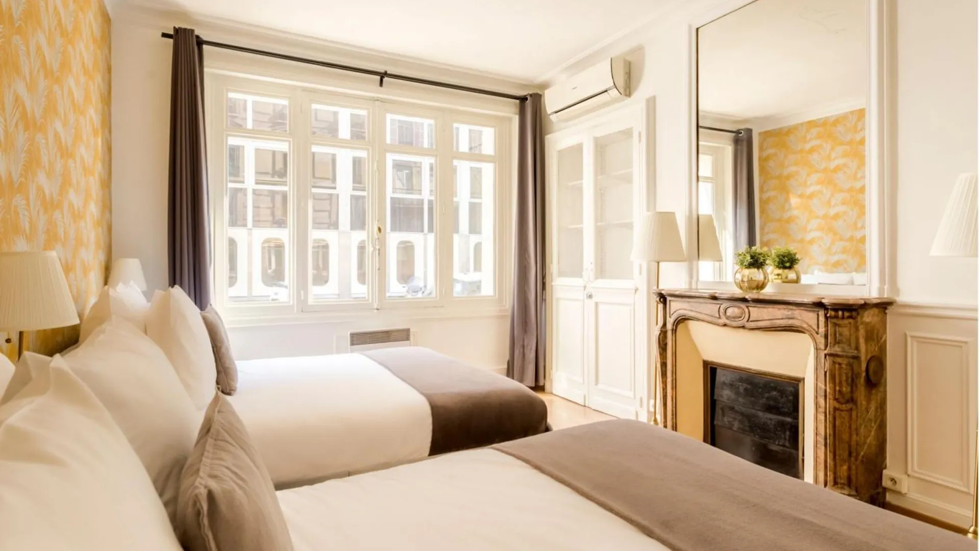 Cozy Apartment - Champs Elysees - Mollien Paris France